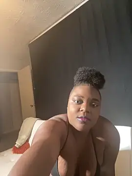 Snapshot of Desireexoxo chatting on 10.29.25 Desireexoxo online show from 10.29.25