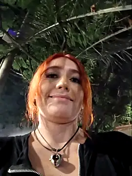 Snapshot of EvelynCrow_ chatting on 10.19.25 EvelynCrow  online show from 10.19.25