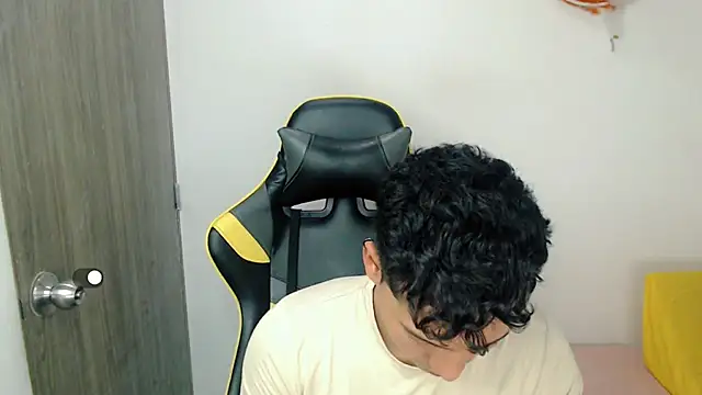 Snapshot of Maynow_666 chatting on 10.21.25 Maynow 666 online show from 10.21.25