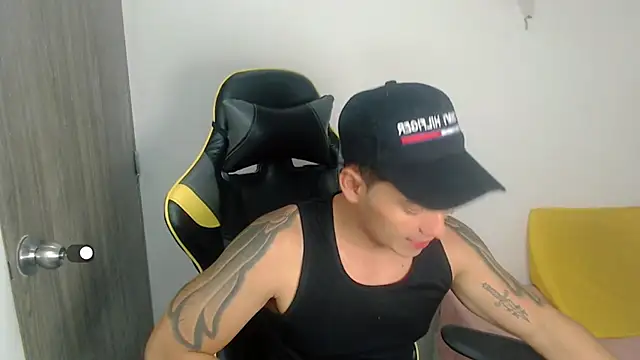 Snapshot of Maynow_666 chatting on 10.22.25 Maynow 666 online show from 10.22.25