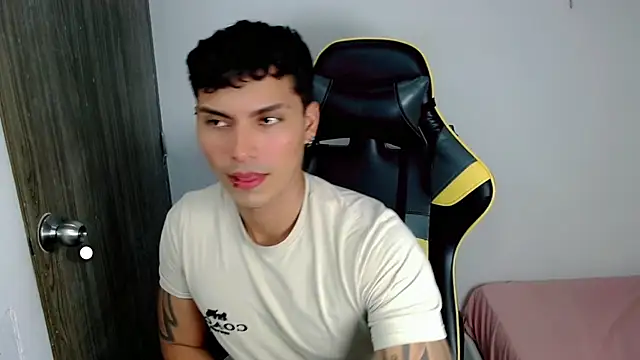 Snapshot of Maynow_666 chatting on 10.27.25 Maynow 666 online show from 10.27.25