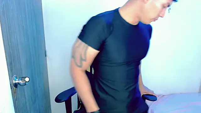 Snapshot of Maynow_666 chatting on 10.28.25 Maynow 666 online show from 10.28.25