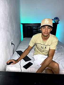 Snapshot of abraaham chatting on 10.27.25 abraaham online show from 10.27.25