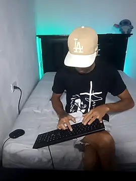 Snapshot of abraaham chatting on 10.29.25 abraaham online show from 10.29.25