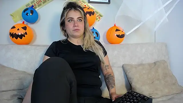 Sweet Bella Valery online show from 10.30.25