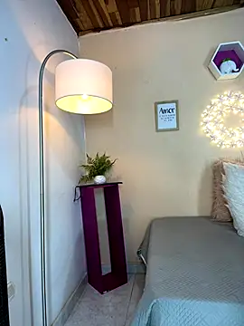 Meggie  online show from 11.06.25