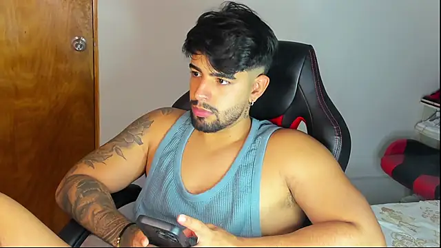 maximo black  online show from 12.02.25