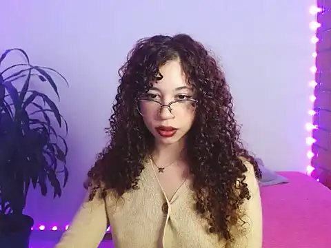 Snapshot of Medussa3033 chatting on 10.18.25 Medussa3033 online show from 10.18.25