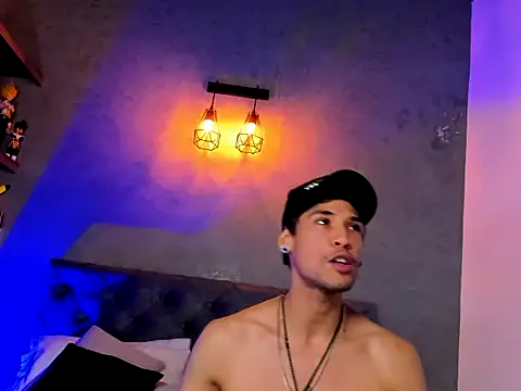 Snapshot of MaxHuston chatting on 10.25.25 MaxHuston online show from 10.25.25