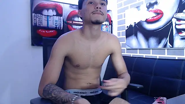 Snapshot of Diegovega21 chatting on 10.22.25 Diegovega21 online show from 10.22.25