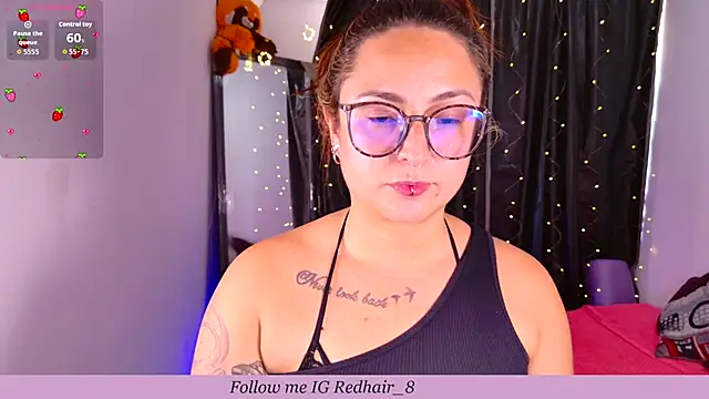 Snapshot of Rhosynn chatting on 10.24.25 Rhosynn online show from 10.24.25