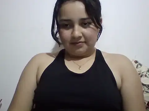 Snapshot of Luna_vera chatting on 10.19.25 Luna vera online show from 10.19.25