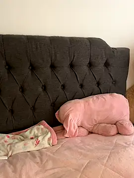 MiaSofia   online show from 10.27.25