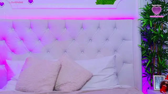 AriannaSins online show from 12.22.25