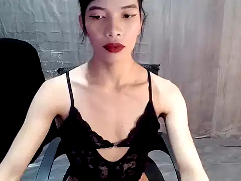 Snapshot of stella-kate chatting on 10.21.25 stella-kate online show from 10.21.25
