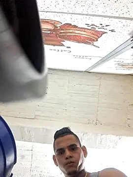 Snapshot of Daiberrubio chatting on 10.27.25 Daiberrubio online show from 10.27.25