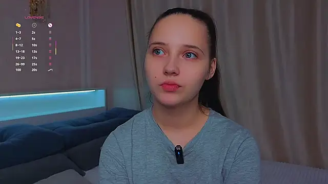 NadiaGnegy online show from 11.03.25