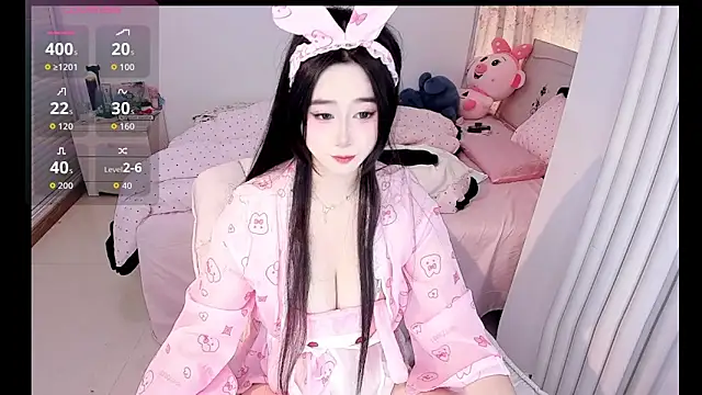 Snapshot of XIAO-QIQI888 chatting on 10.23.25 XIAO-QIQI888 online show from 10.23.25