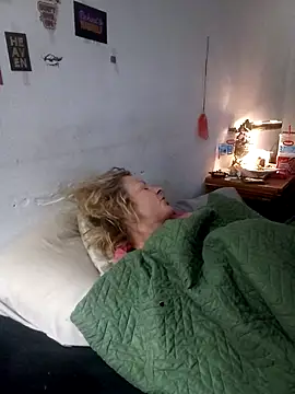 Snapshot of blostacks chatting on 10.19.25 blostacks online show from 10.19.25