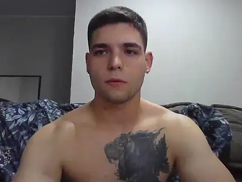 Snapshot of Zure-xxx chatting on 10.18.25 Zure-xxx online show from 10.18.25