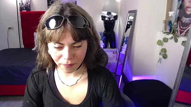 Snapshot of Insomniia_ chatting on 10.22.25 Insomniia  online show from 10.22.25