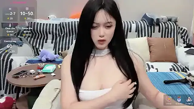 Snapshot of xiaolu8 chatting on 10.22.25 xiaolu8 online show from 10.22.25