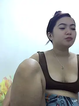 Snapshot of XxxHotCouples4u chatting on 10.19.25 XxxHotCouples4u online show from 10.19.25