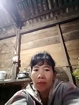 Snapshot of Lonababy68 chatting on 10.23.25 Lonababy68 online show from 10.23.25