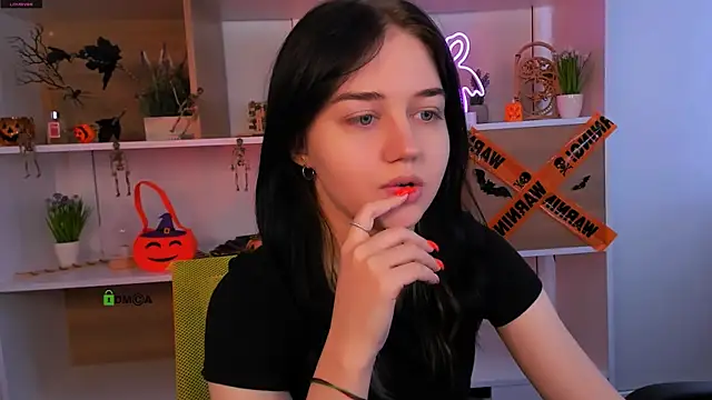 miki ti online show from 10.30.25