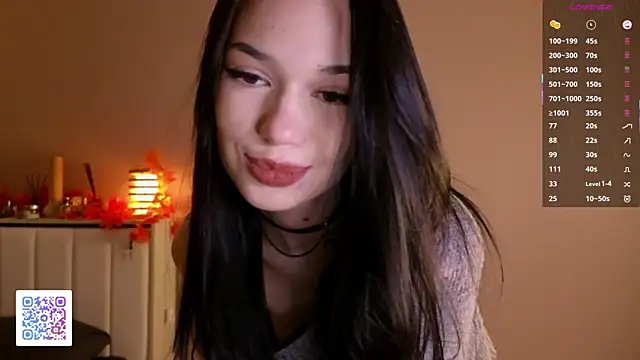 Snapshot of Night_Mary chatting on 10.19.25 Night Mary online show from 10.19.25