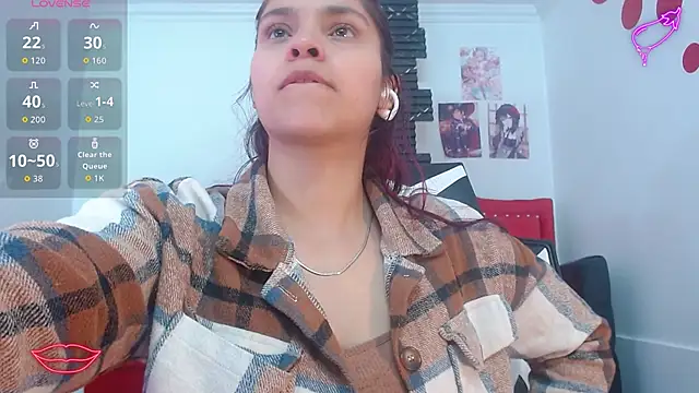 Snapshot of emma_lenox chatting on 10.22.25 emma lenox online show from 10.22.25