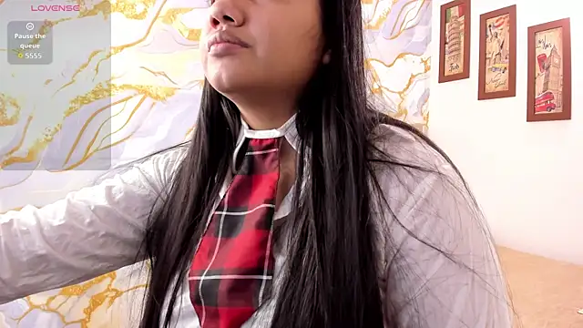 Snapshot of Rania_adi chatting on 10.28.25 Rania adi online show from 10.28.25