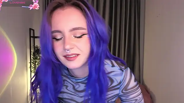 Snapshot of AleksaDivine chatting on 10.17.25 AleksaDivine online show from 10.17.25