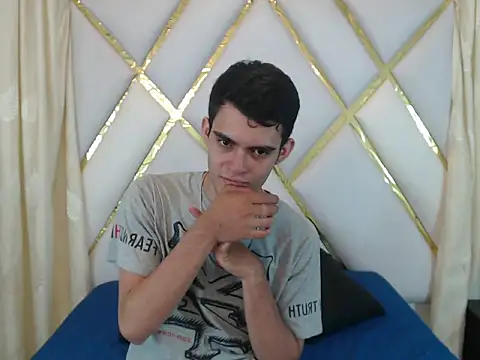 Snapshot of Kain_noir_ chatting on 10.20.25 Kain noir  online show from 10.20.25