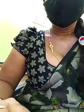 Snapshot of hot-telugu-queen chatting on 10.20.25 hot-telugu-queen online show from 10.20.25