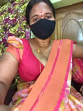 Snapshot of hot-telugu-queen chatting on 10.22.25 hot-telugu-queen online show from 10.22.25