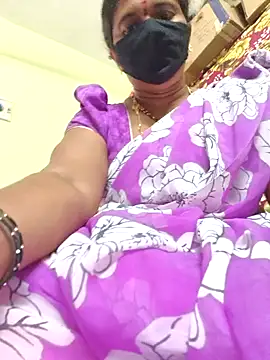 Snapshot of hot-telugu-queen chatting on 10.24.25 hot-telugu-queen online show from 10.24.25