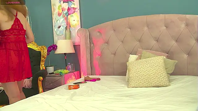 VanessaHeatt online show from 10.17.25