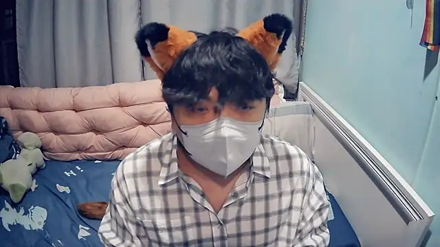 Snapshot of harua0000 chatting on 10.22.25 harua0000 online show from 10.22.25