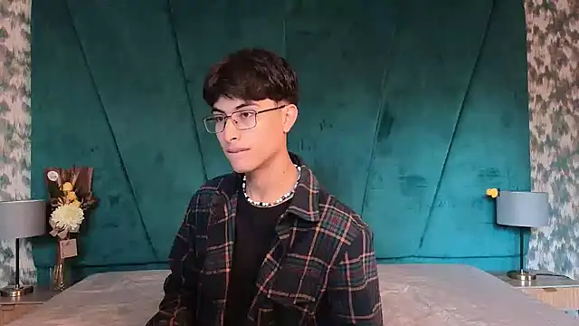 Aaron Eze online show from 02.18.26