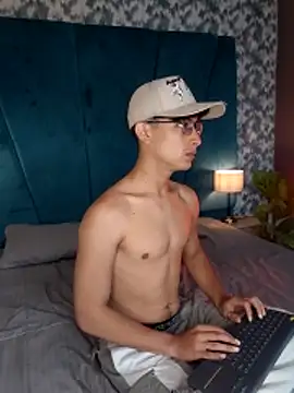 Aaron Eze online show from 03.16.26