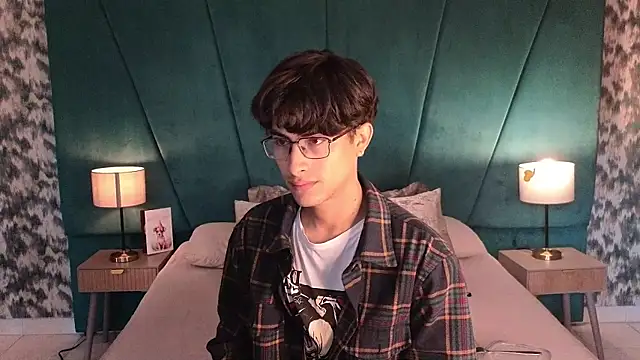 Aaron Eze online show from 05.15.26