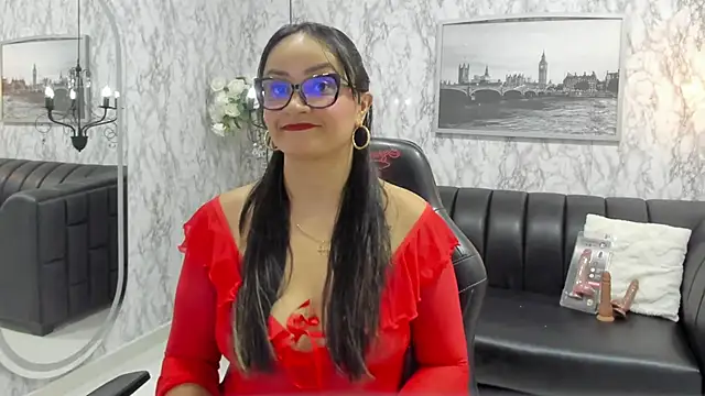 AlexandraMilff online show from 12.18.25