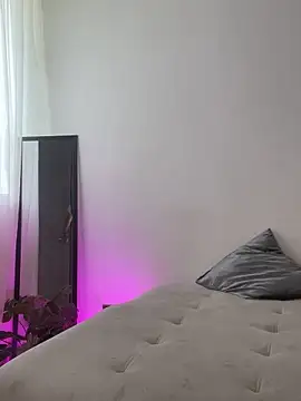 Esmeraldalcl online show from 12.13.25