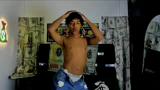 Latin Femboy13 online show from 10.25.25