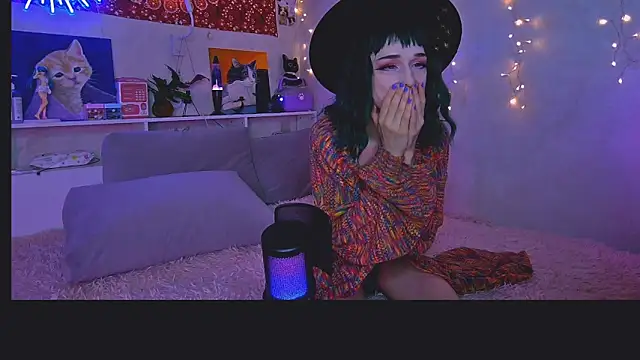 Snapshot of whoalexxa chatting on 11.06.25 whoalexxa online show from 11.06.25