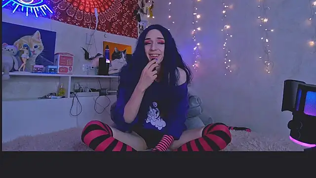 Snapshot of whoalexxa chatting on 11.09.25 whoalexxa online show from 11.09.25