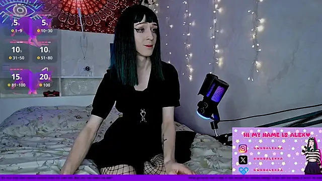 Snapshot of whoalexxa chatting on 01.08.26 whoalexxa online show from 01.08.26