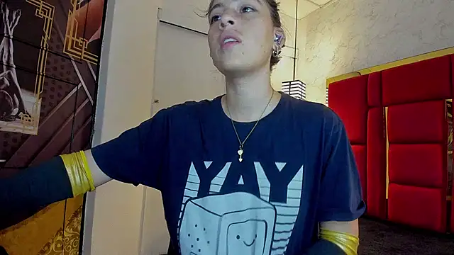 moon winy online show from 11.17.25