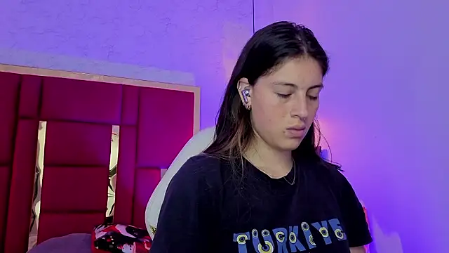 moon winy online show from 03.15.26